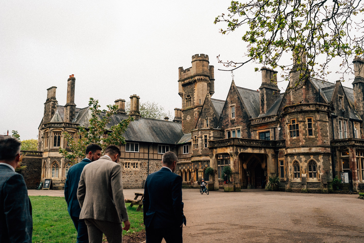 LIANNE ALEX INSOLE COURT WEDDING THE HEATHCOCK CARDIFF 001 LIANNE ALEX INSOLE COURT WEDDING THE HEATHCOCK CARDIFF 001
